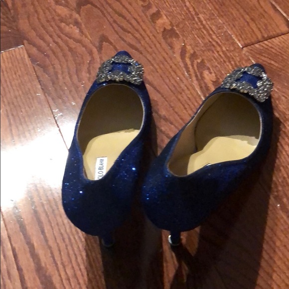 Manolo Blahnik Sapphire Sex in City Pumps New - Picture 2 of 4